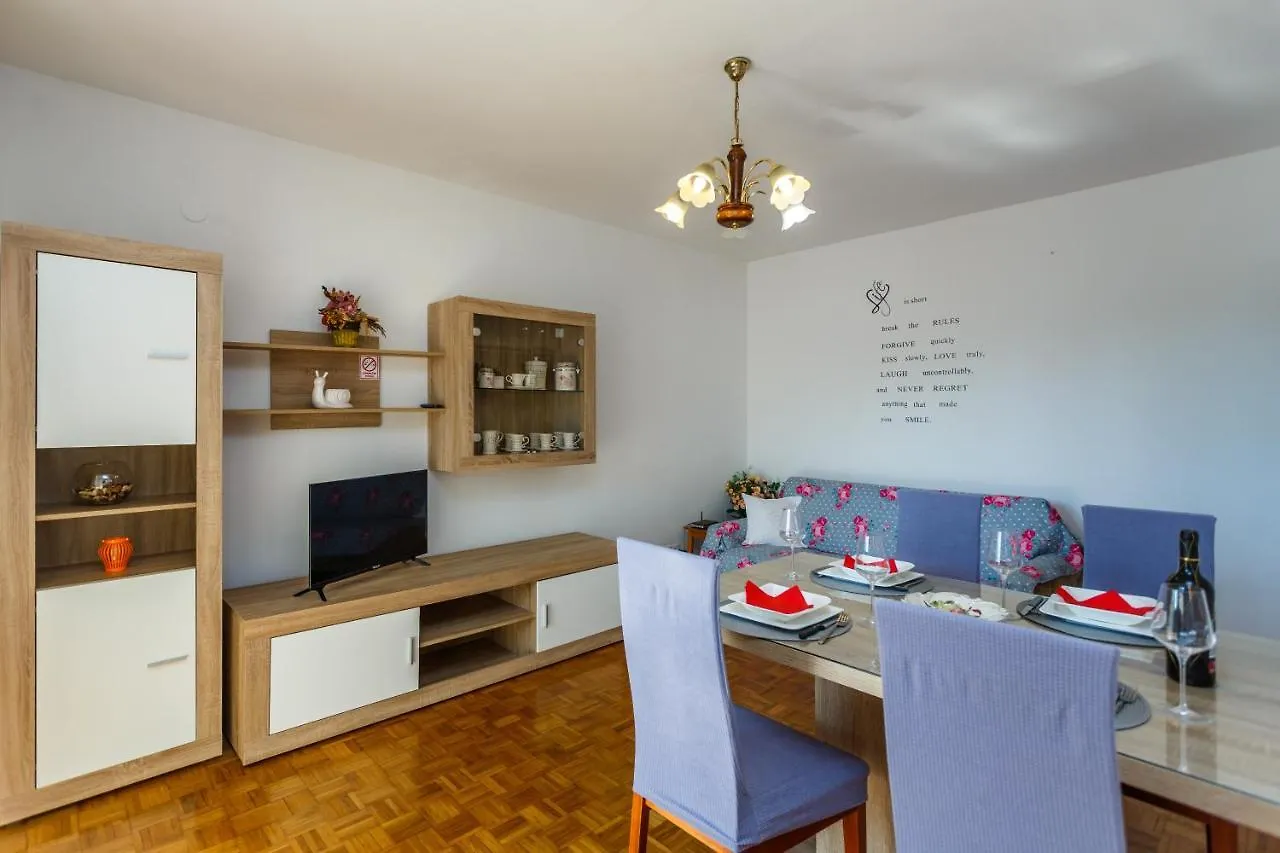 Apartment Dragica Krk Town 0*,  Croatia
